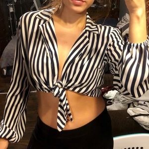 Striped f21 top 🖤